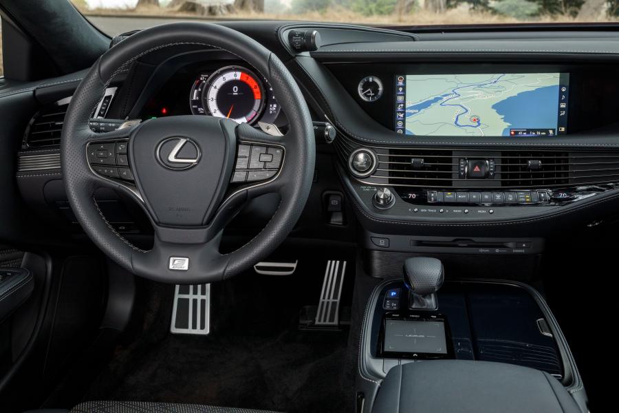 Торпедо Lexus LS500 AWD F-Sport 2017 года  (NA) (фото 28 из 30)